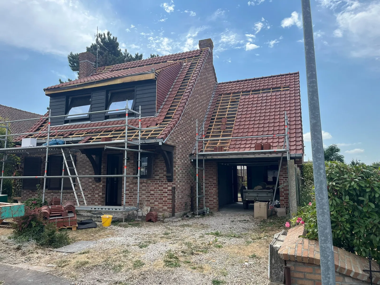 Rénovation toiture complète à Provin, avant